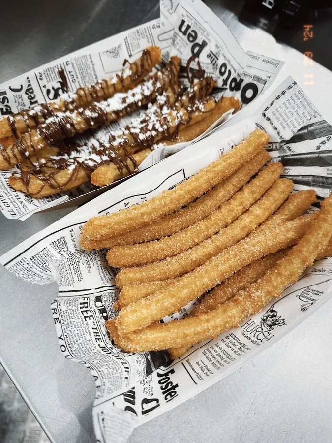 Crêp'île, churros dorés au sucre et churros nappés de Nutella